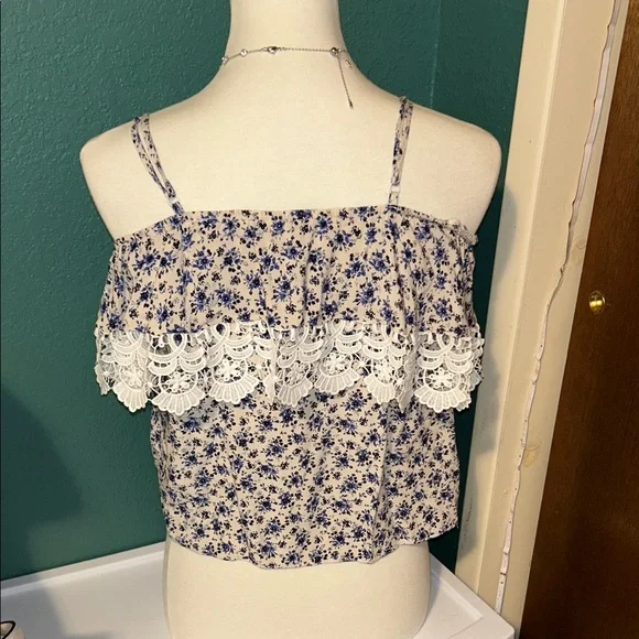 Floral Lace Trim Women's Top - Picture 3 of 3